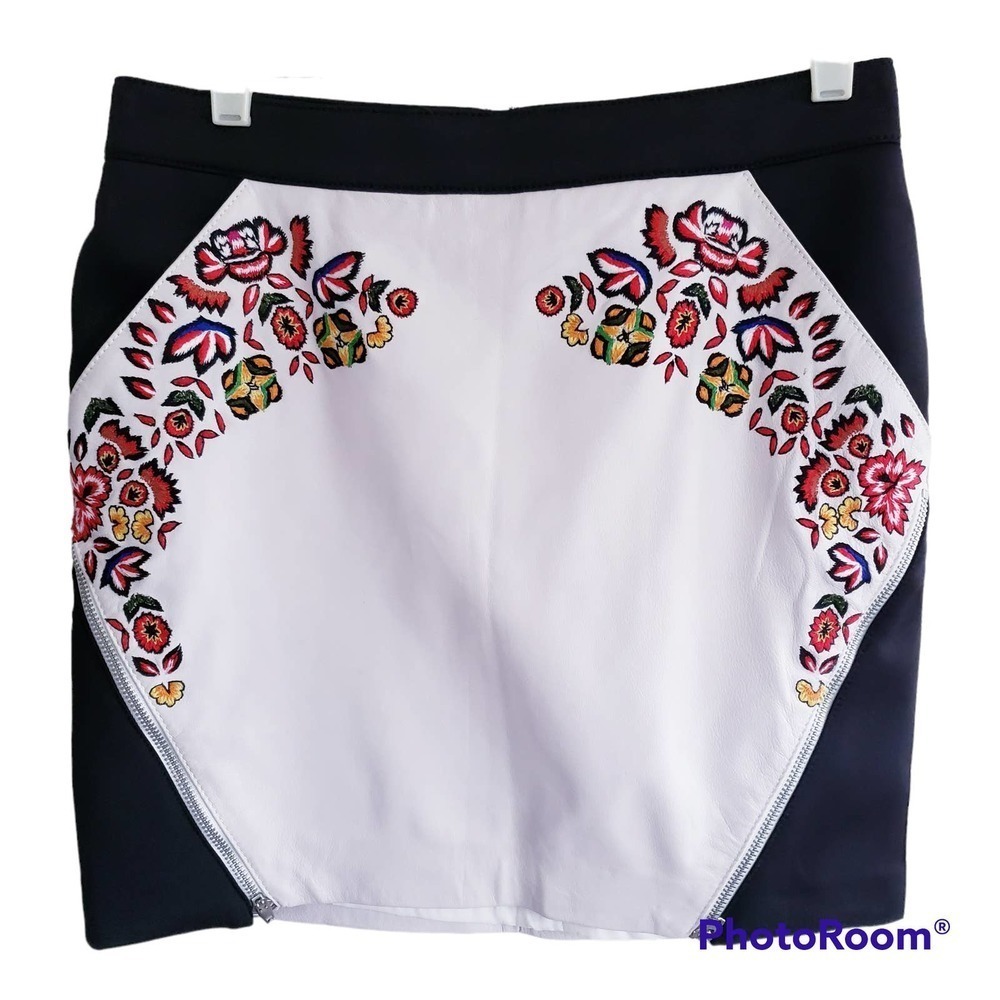 Rebecca Minkoff Malbec Lamb Leather Embordered‎ Floral Mini skirt Size 4